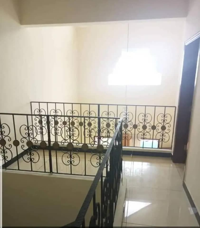 Villa à Utexafrica - Image 1
